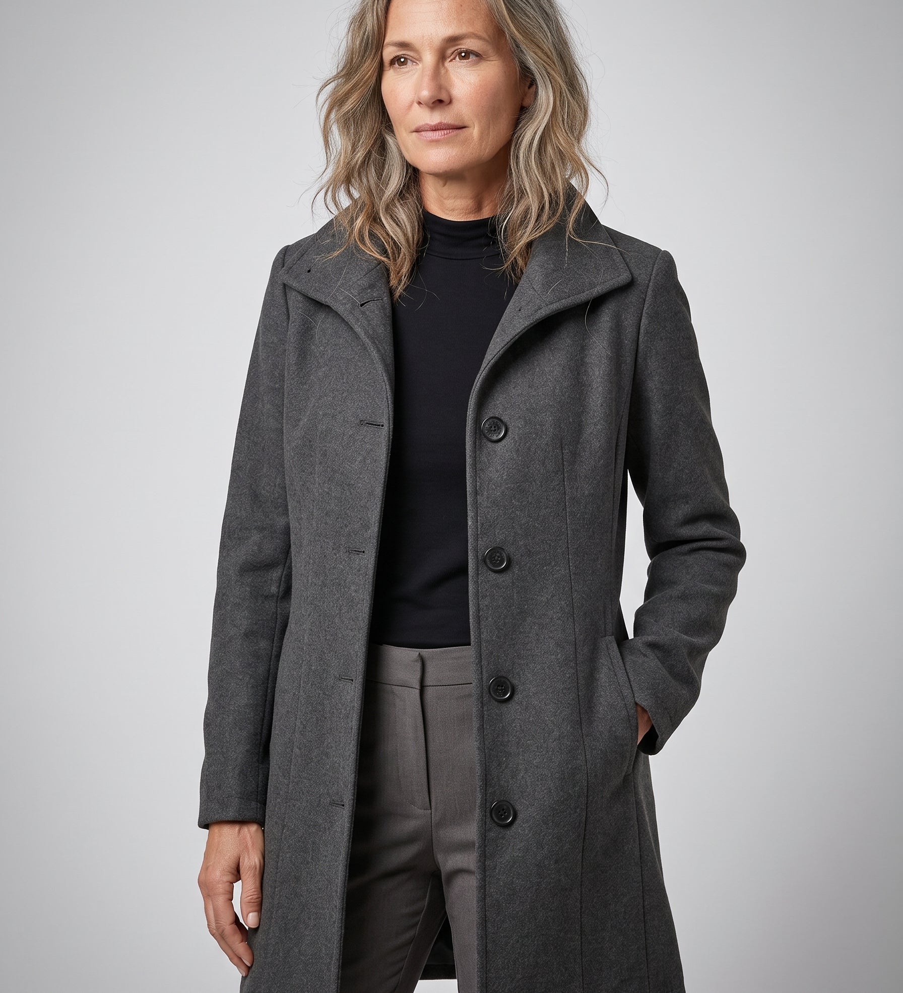 Helena – Manteau d’hiver long femme, col montant et boutonnage classique