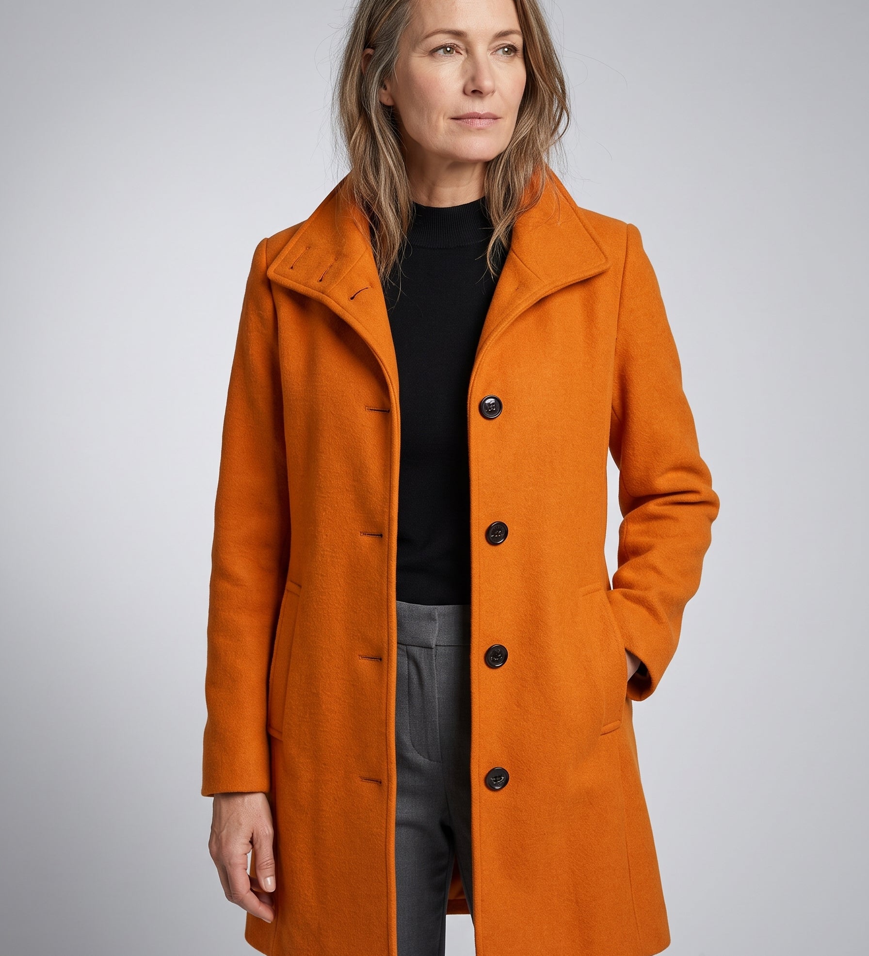 Helena – Manteau d’hiver long femme, col montant et boutonnage classique