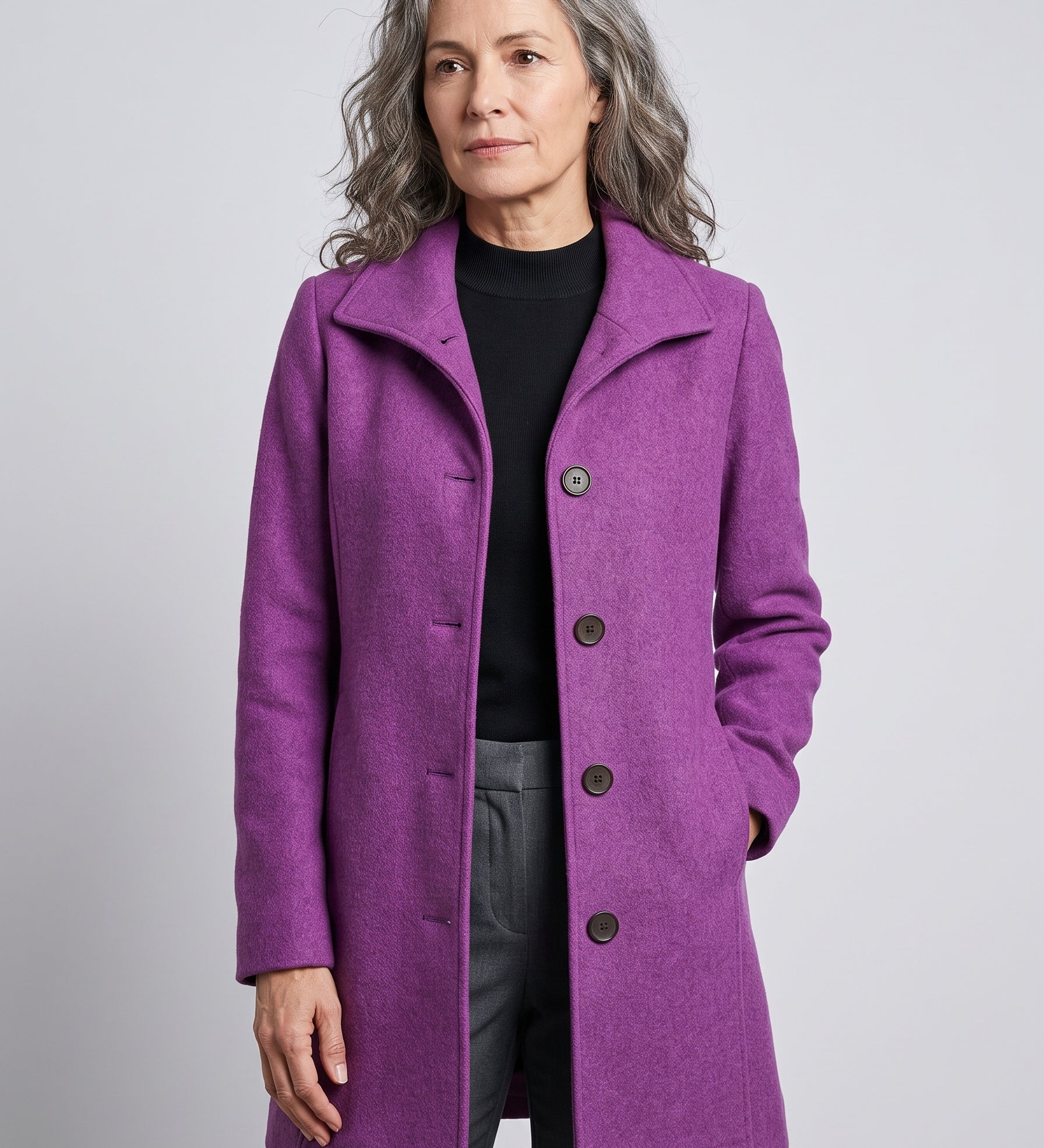 Helena – Manteau d’hiver long femme, col montant et boutonnage classique