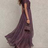 Flavie - Robe longue violette avec décolleté