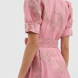 Mathilde - Robe Longue en Jacquard Floral avec Ceinture